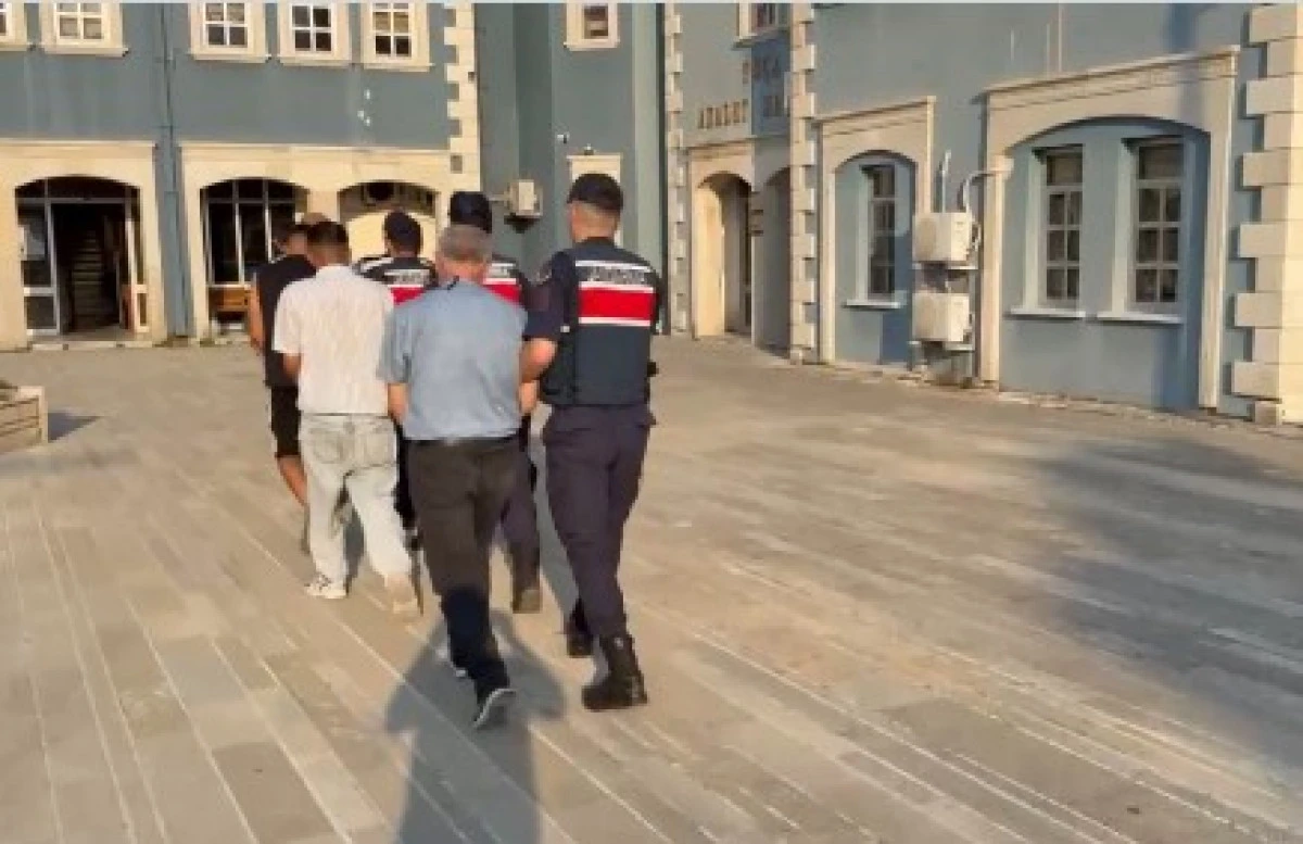 23 İlde G&ouml;&ccedil;men Ka&ccedil;ak&ccedil;ılığı Operasyonu: 48 Organizat&ouml;r Yakalandı