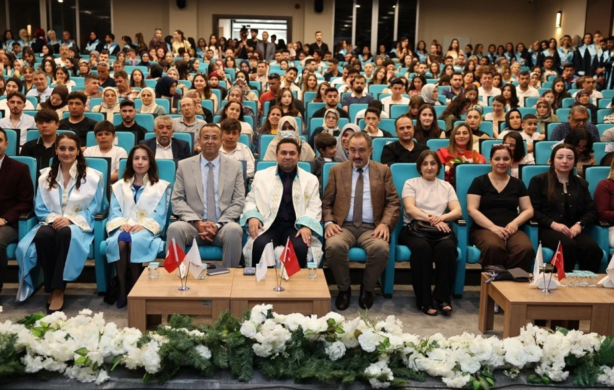 Akseki MYO &Ouml;ğrencileri Hayata Uğurlandı