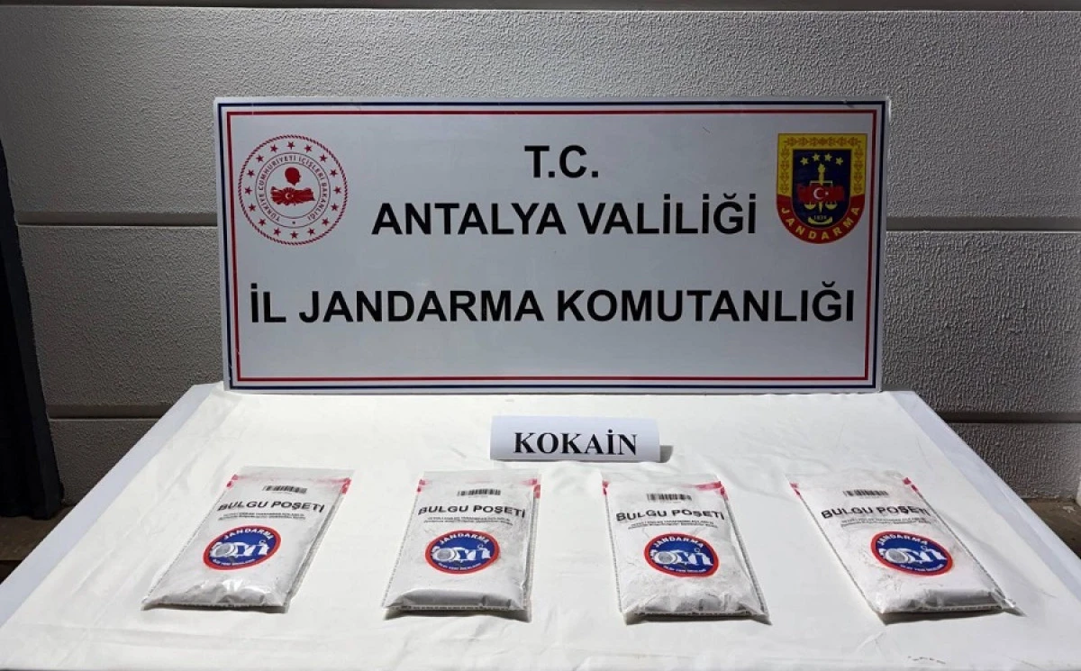 Aksu İl&ccedil;esinde Uyuşturucu Operasyonu: 1 Kilo 380 Gram Kokain Ele Ge&ccedil;irildi