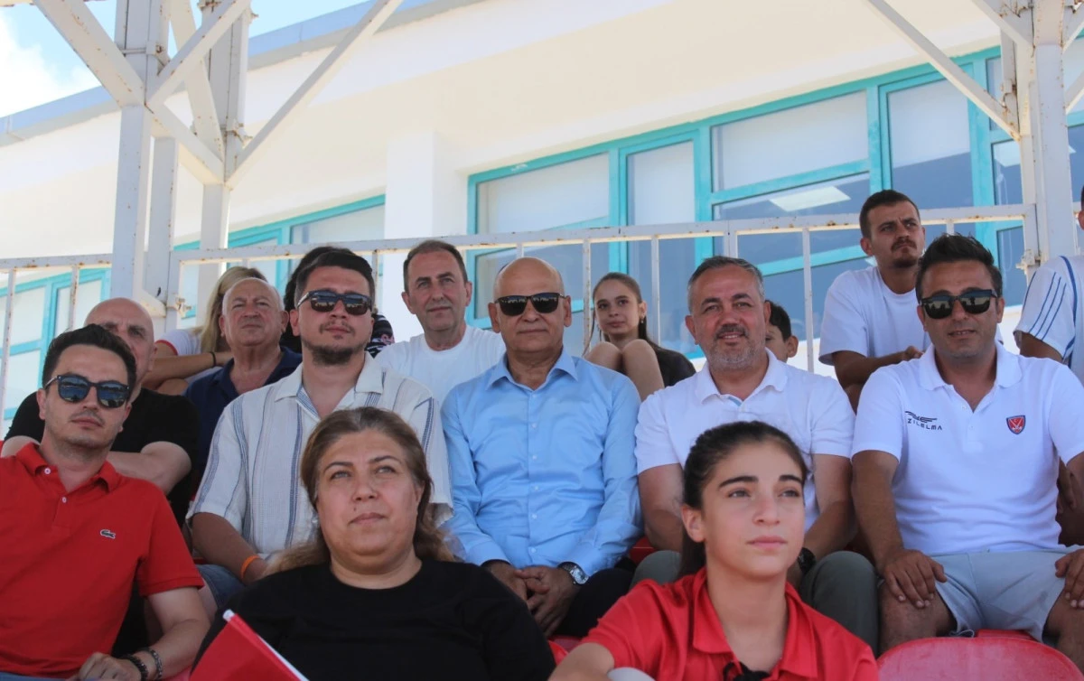 Alanya Avrupa Hokeyinin Gen&ccedil; Yıldızlarına Ev Sahipliği Yapıyor
