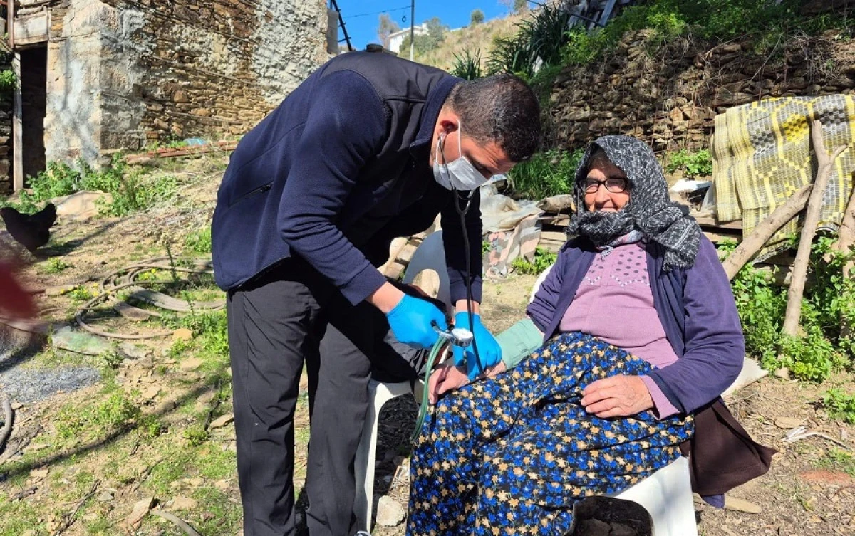 Alanya Belediyesi Kırsal Mahallelerde Sağlık Taraması Yapıyor