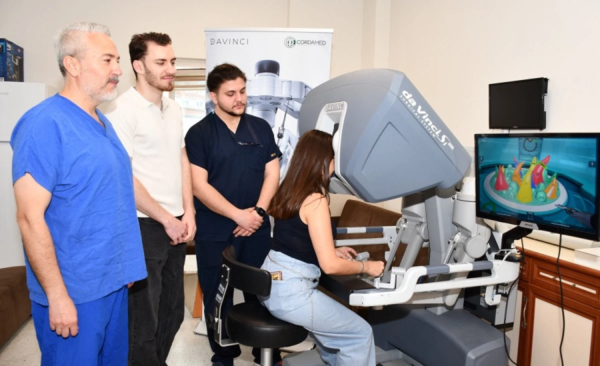 Alanya Eah&rsquo;de Robotik Cerrahi Eğitimi Verildi