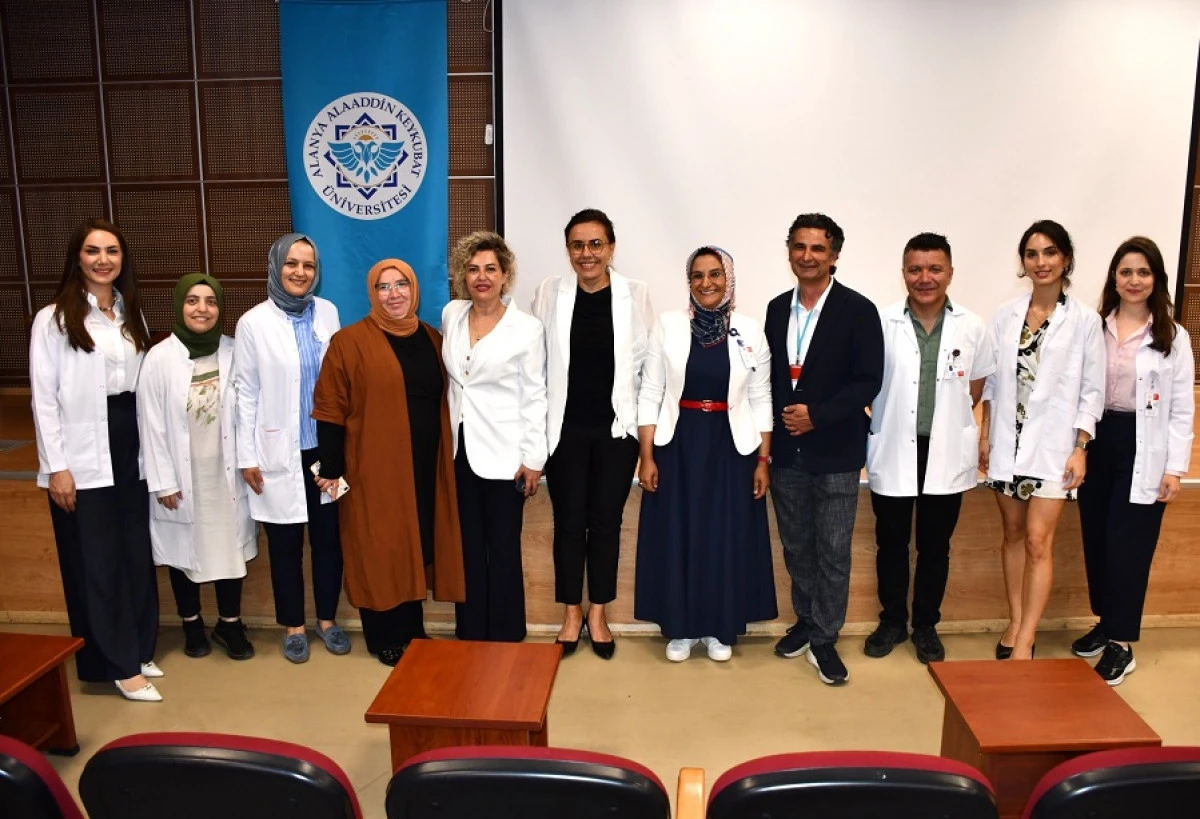Alanya Eğitim Araştırma&rsquo;da Hemşireler G&uuml;n&uuml; Kutlandı