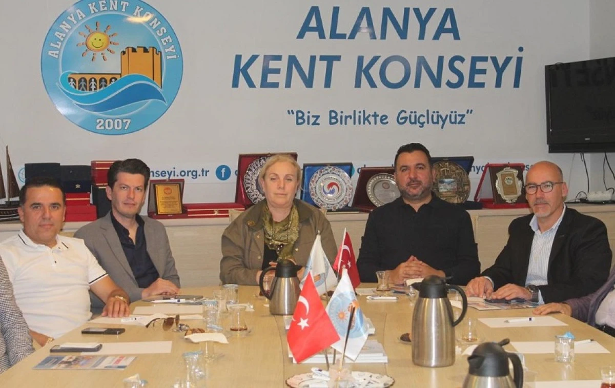 Alanya Kent Konseyi&rsquo;nde 2026 Turizm Sezonu Masaya Yatırıldı