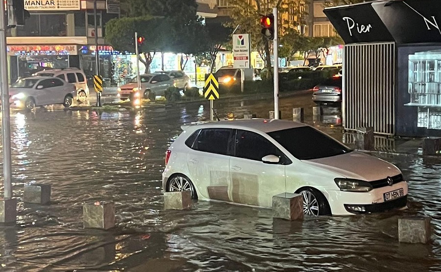 Alanya Sular Altında