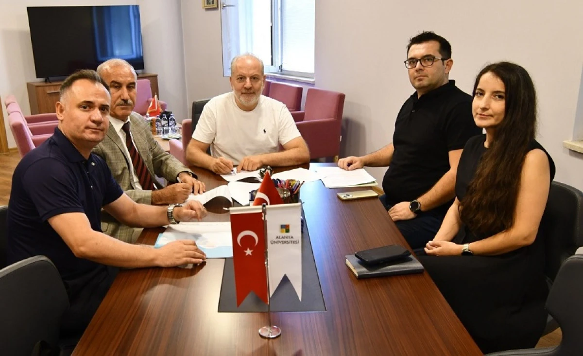 Alanya &Uuml;niversitesi ile İŞKUR arasında &ouml;ğrencilerin kariyerine g&uuml;&ccedil;l&uuml; iş birliği