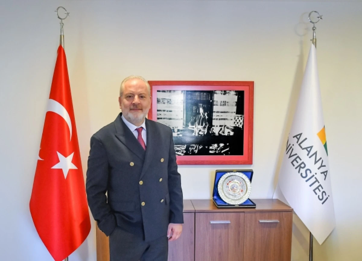 Alanya &Uuml;niversitesi&rsquo;ni Kazanan &Ouml;ğrencilere Rekt&ouml;r Sağer&rsquo;den Hoş Geldiniz Mesajı