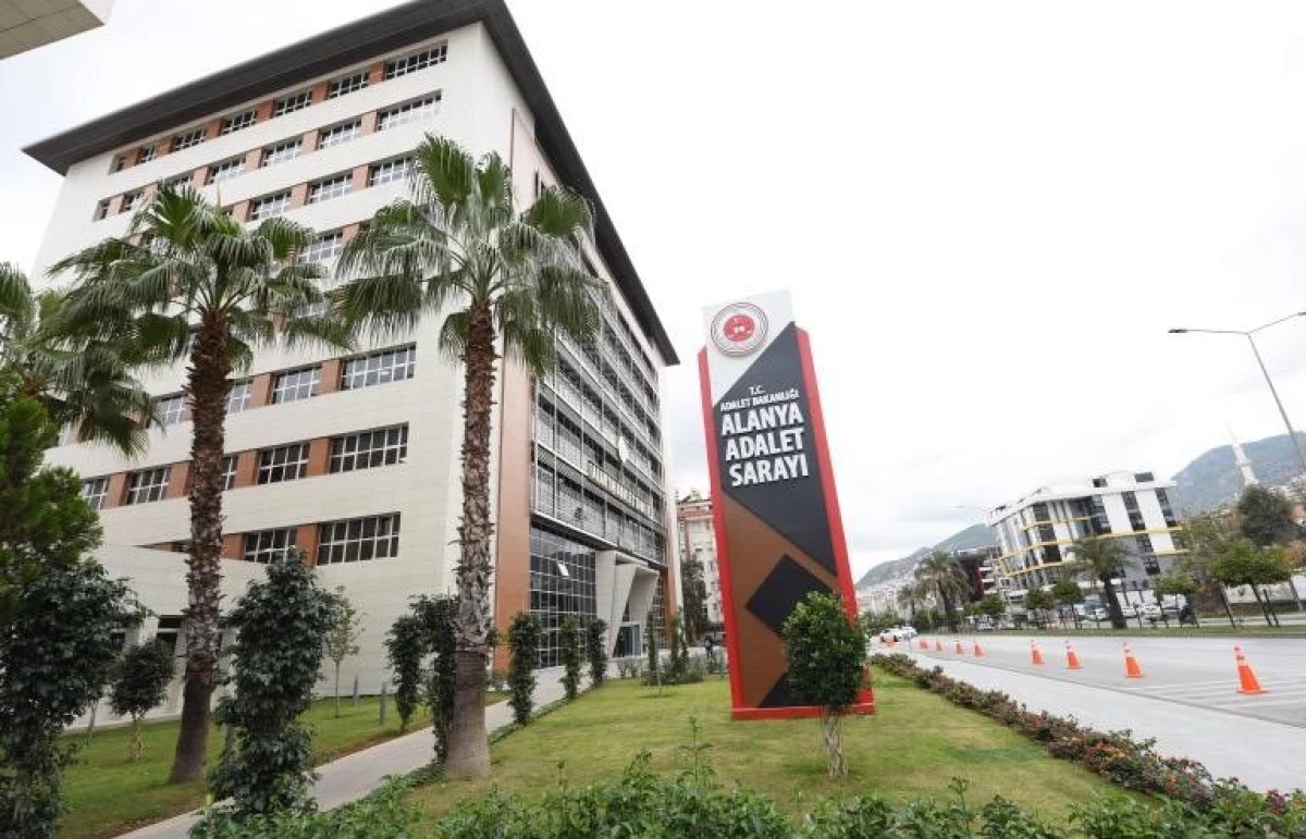 Alanya&rsquo;da Aranan 2 Firari Yakalandı