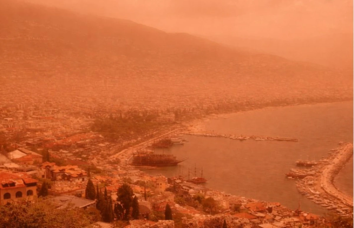 Alanya&rsquo;da &Ccedil;&ouml;l Tozu Alarmı: Sağlığa Zararlı mı?