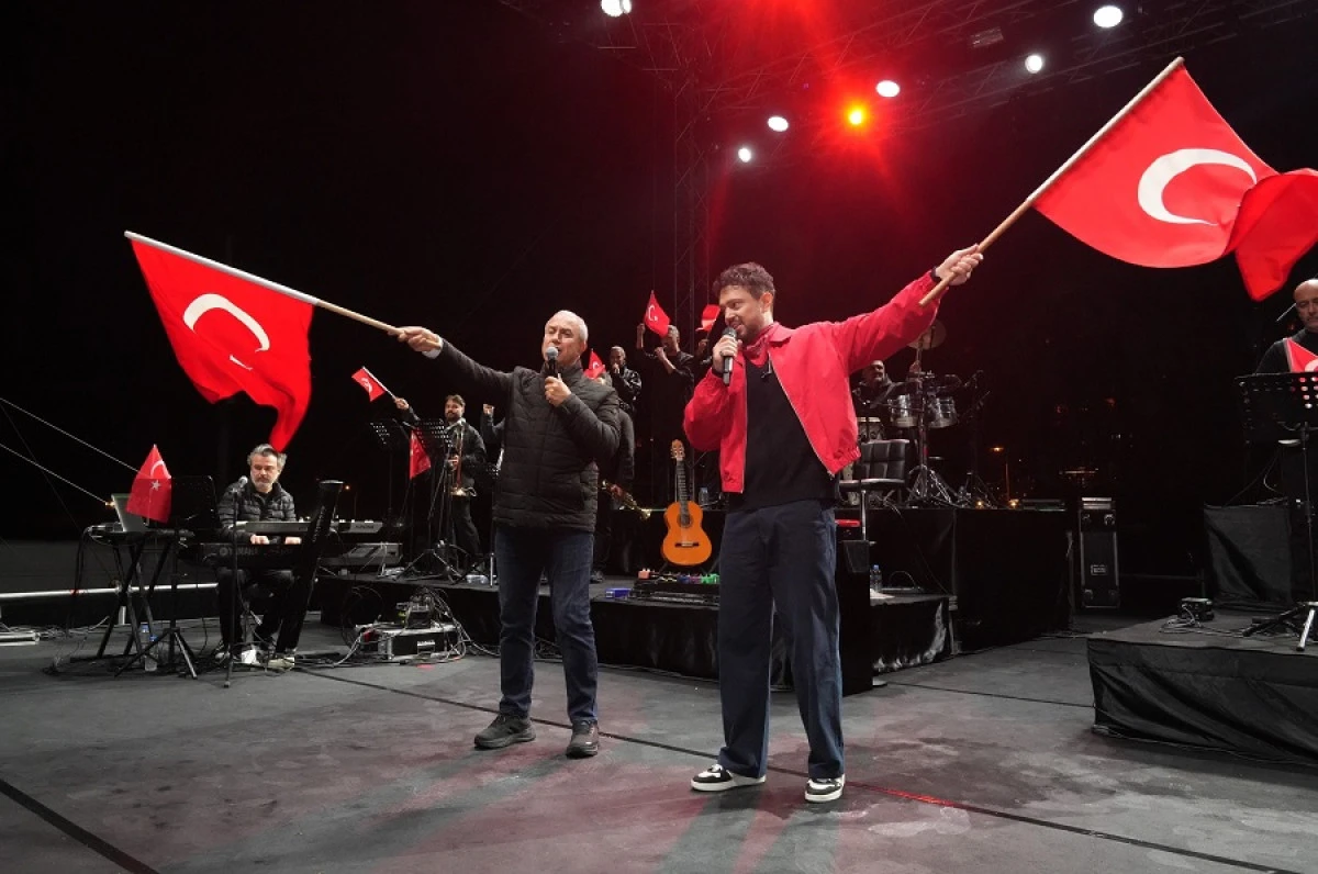 Alanya&rsquo;da Cumhuriyet coşkusu: Murat Boz&rsquo;dan klip s&ouml;z&uuml;
