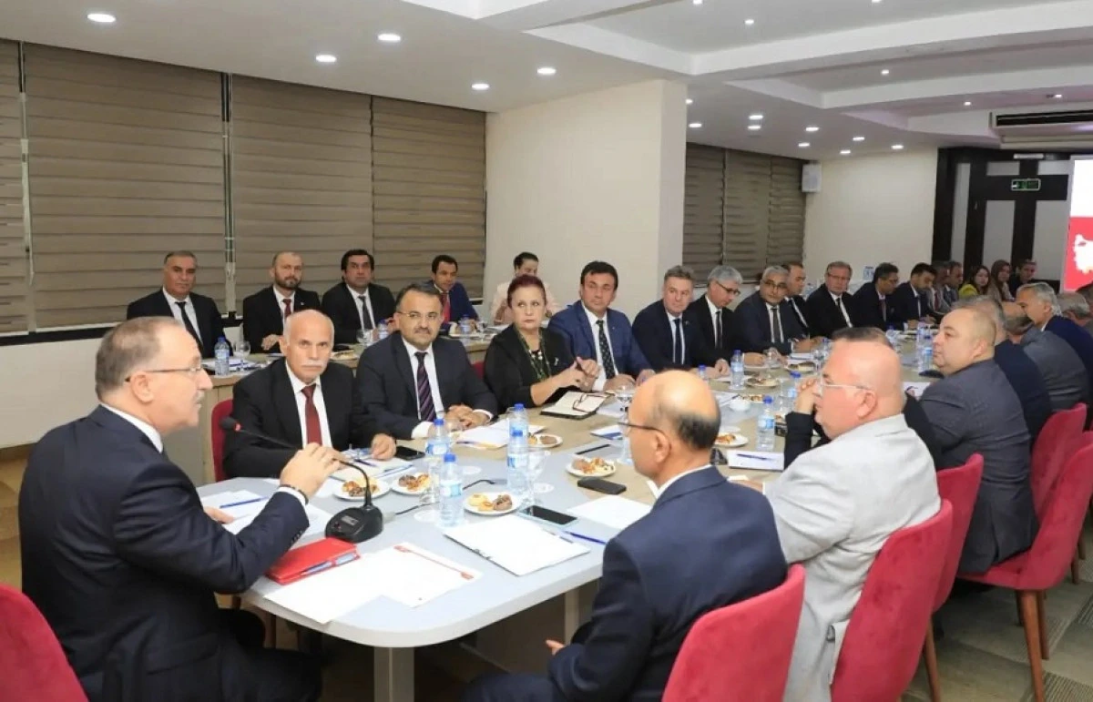 Alanya&rsquo;da Eğitimde Yeni D&ouml;nem İ&ccedil;in Hazırlıklar Değerlendirildi