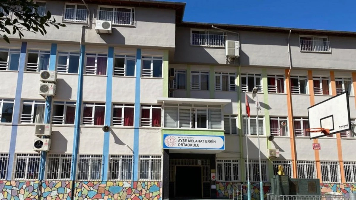 Alanya&rsquo;da İki Ortaokulda &Ccedil;oklu Yabancı Dil D&ouml;nemi Başlıyor