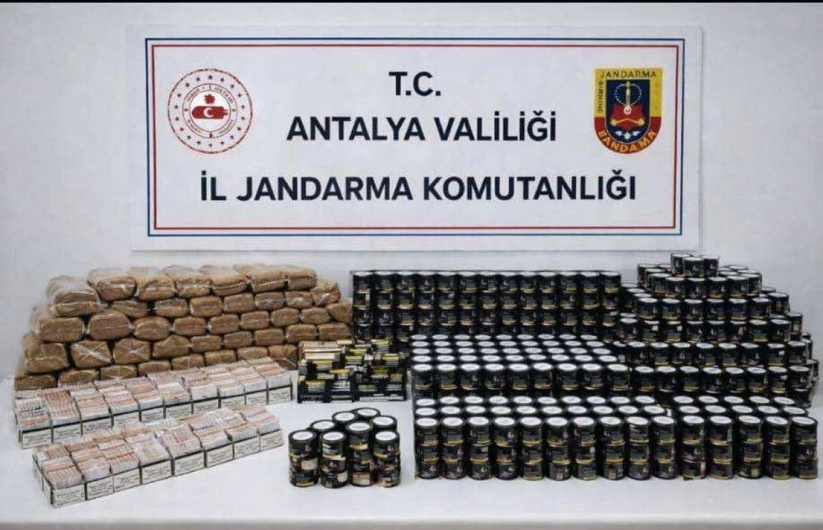 Alanya&rsquo;da Ka&ccedil;ak T&uuml;t&uuml;n Operasyonu: Binlerce Makaron Ele Ge&ccedil;irildi