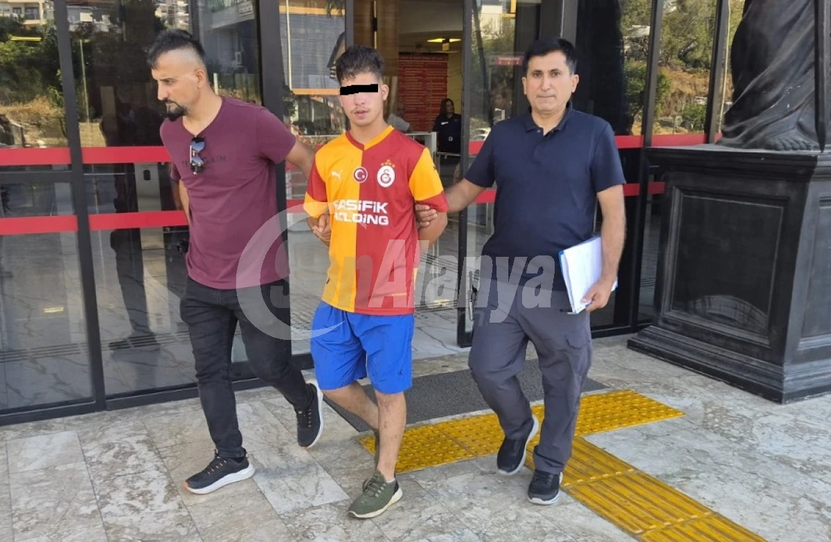 Alanya'da Kadın Turisti Bı&ccedil;aklayıp Cinsel İstismarda Bulunduğu İddia Edilen Ş&uuml;pheli Tutuklandı