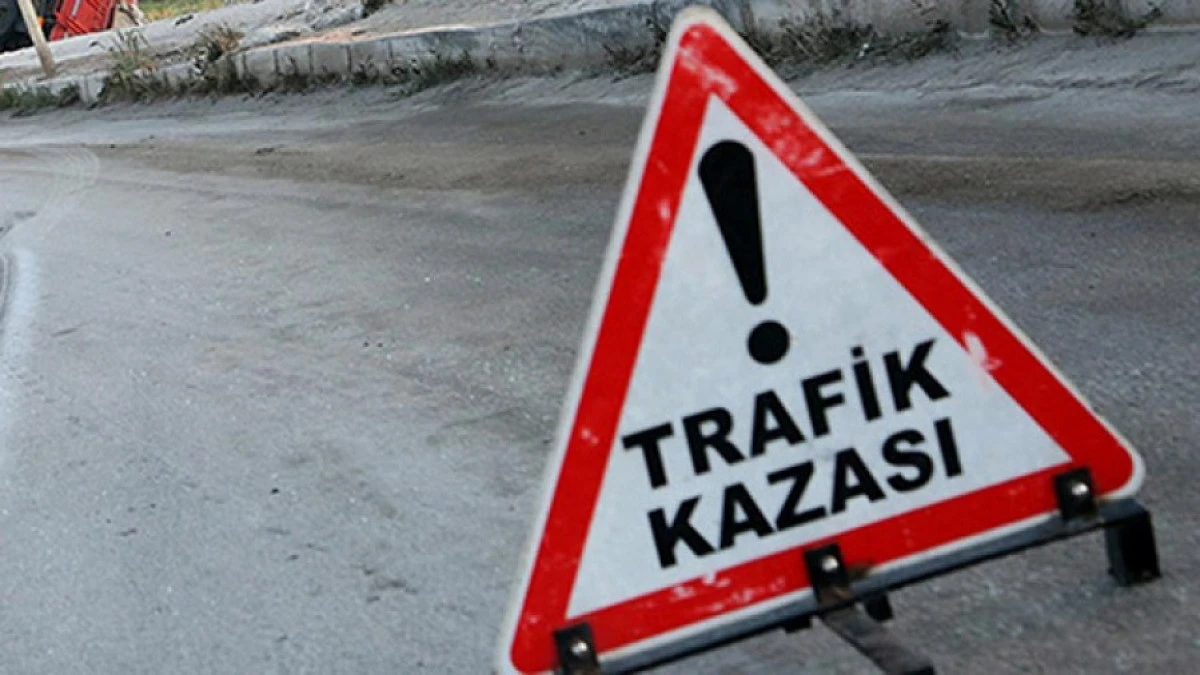 Alanya&rsquo;da Kamyonetle &Ccedil;arpışan Motosikletin Alman S&uuml;r&uuml;c&uuml;s&uuml; Hayatını Kaybetti