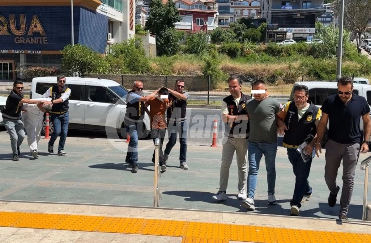 Alanya'da Kanlı Hesaplaşmanın Ş&uuml;phelileri Adliyeye Sevk Edildi
