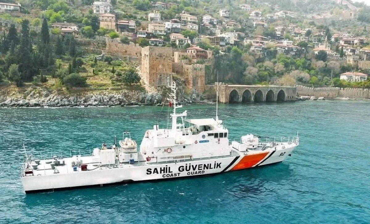 Alanya&rsquo;da savaş gemisi ziyarete a&ccedil;ılıyor