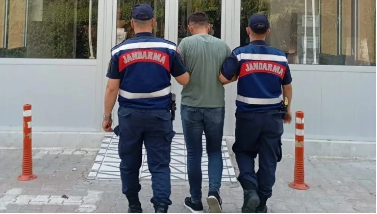 Alanya&rsquo;da Taraftar Otob&uuml;slerini Taşlayan 3 Kişi Tutuklandı