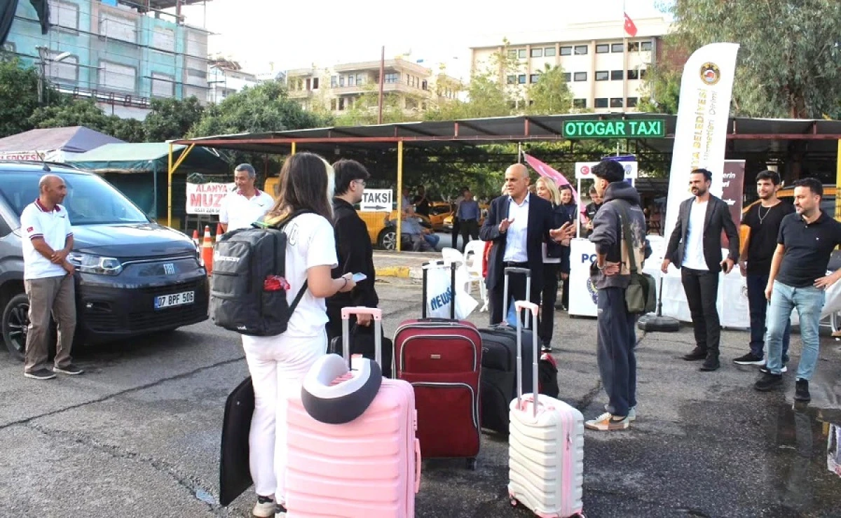 Alanya&rsquo;da &uuml;niversite &ouml;ğrencilerine otogarda sıcak karşılama