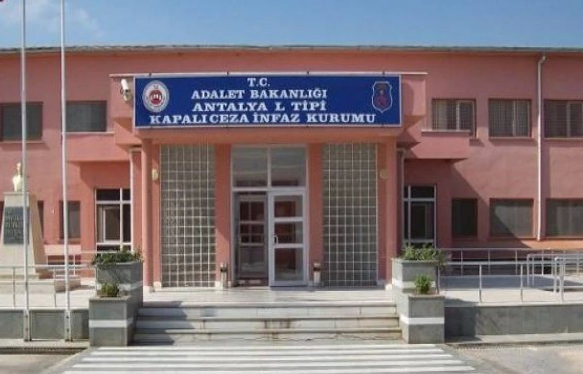 Alanya&rsquo;da Uyuşturucudan 4 Kişi Yakalandı