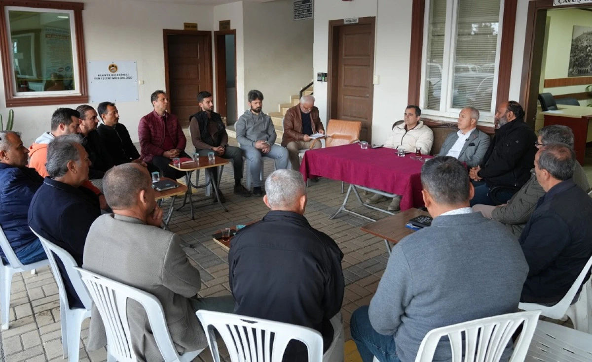 Alanya&rsquo;da Yağış Sonrası Seferberlik: Belediye Ekipleri Sahada