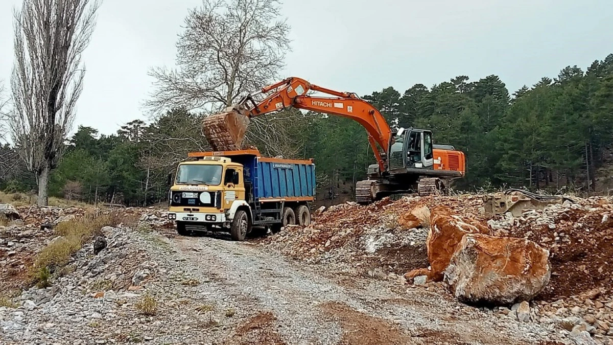 Alanya&rsquo;da Yol Bakım &Ccedil;alışmaları S&uuml;r&uuml;yor