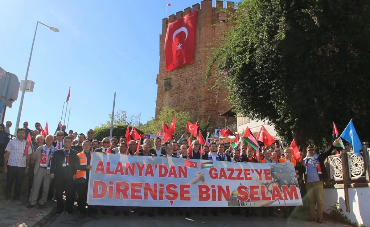 Alanya&rsquo;dan Gazze&rsquo;ye sessiz destek y&uuml;r&uuml;y&uuml;ş&uuml;