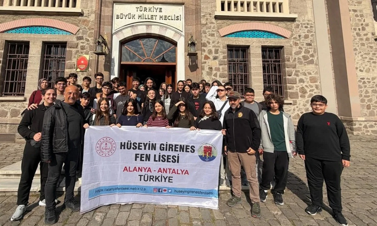 Alanyalı &ouml;ğrenciler Mill&icirc; M&uuml;cadele rotasında