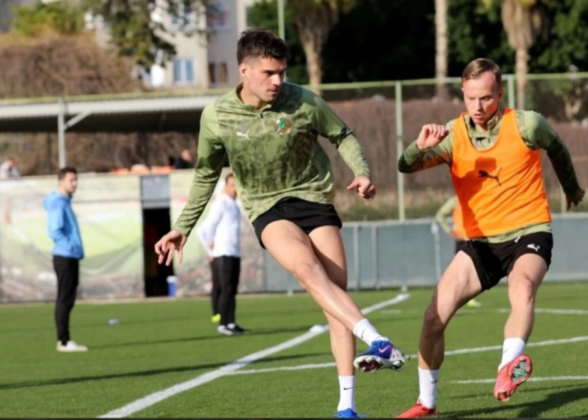 Alanyaspor Gen&ccedil;lerbirliği Ma&ccedil;ı Hazırlıklarını S&uuml;rd&uuml;r&uuml;yor