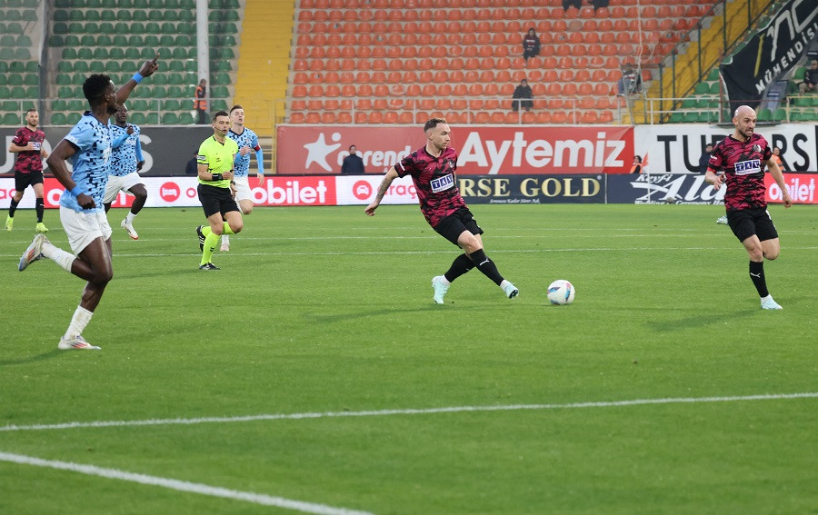 Alanyaspor’dan Başakşehir’e Gol Yağmuru: 5-4