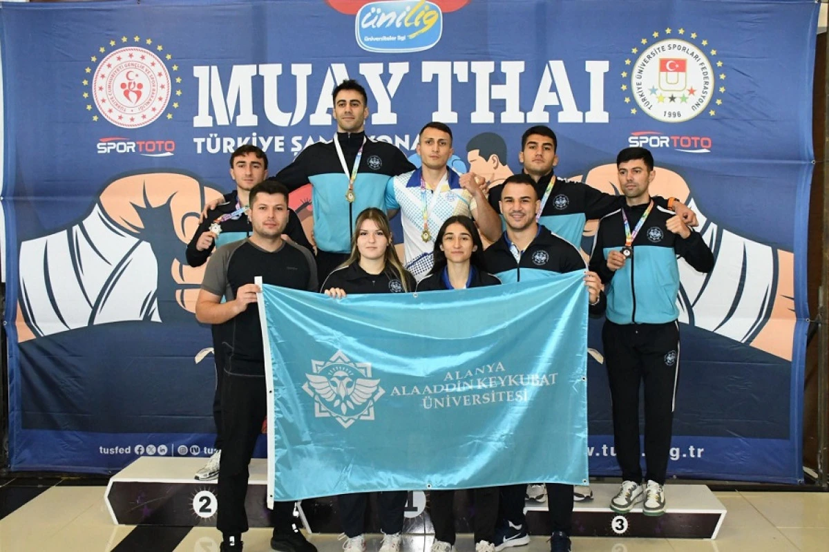 ALK&Uuml; &Ouml;ğrencileri Muay Thai T&uuml;rkiye Şampiyonasına Damga Vurdu