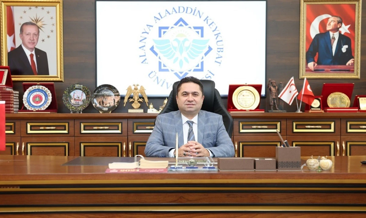ALK&Uuml; Rekt&ouml;r&uuml; T&uuml;rkdoğan&rsquo;dan Cumhuriyet mesajı