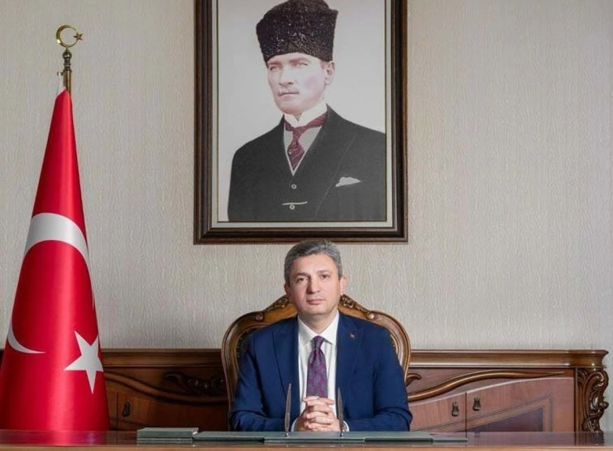 ANTALYA VALİSİ HULUSİ ŞAHİN&rsquo;DEN 10 NİSAN POLİS G&Uuml;N&Uuml; MESAJI