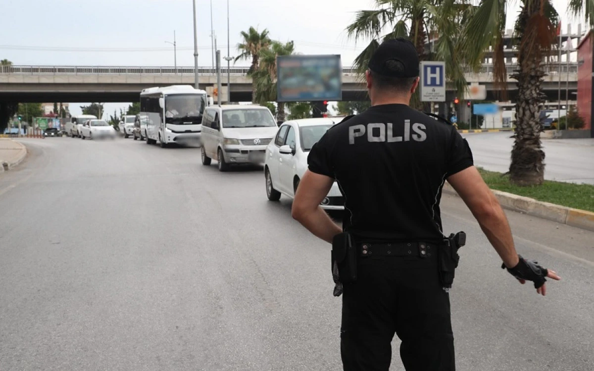 Antalya'da Bir Haftada 2 Bin 85 Şahıs Yakalandı, 199 Kişi Tutuklandı