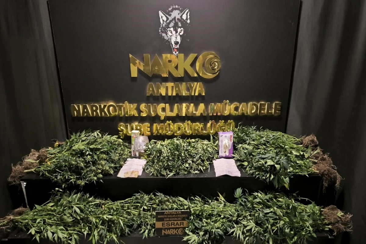 ANTALYA&rsquo;DA DEV NARKOTİK OPERASYONU: 22 KİŞİ TUTUKLANDI