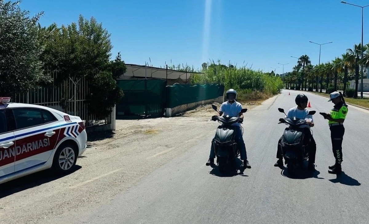 Antalya&rsquo;da Jandarmadan Geniş &Ccedil;aplı Motosiklet Denetimi: Bir Haftada Binlerce S&uuml;r&uuml;c&uuml; Kontrol Edildi