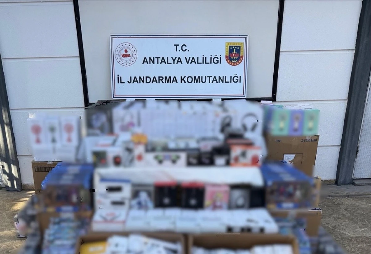 Antalya&rsquo;da Ka&ccedil;ak Depoya Baskın: Milyonluk &Uuml;r&uuml;n Ele Ge&ccedil;irildi