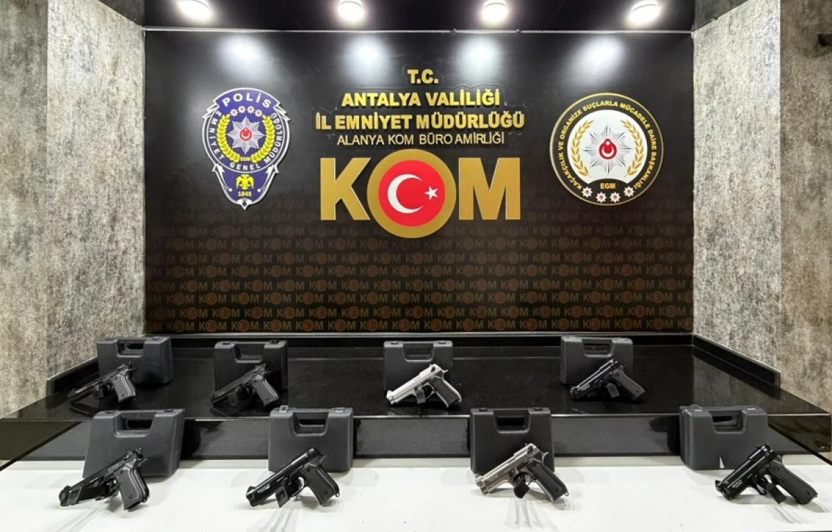 Antalya&rsquo;da Ka&ccedil;ak&ccedil;ılık Ve Organize Su&ccedil; Operasyonları: 4 Tutuklama