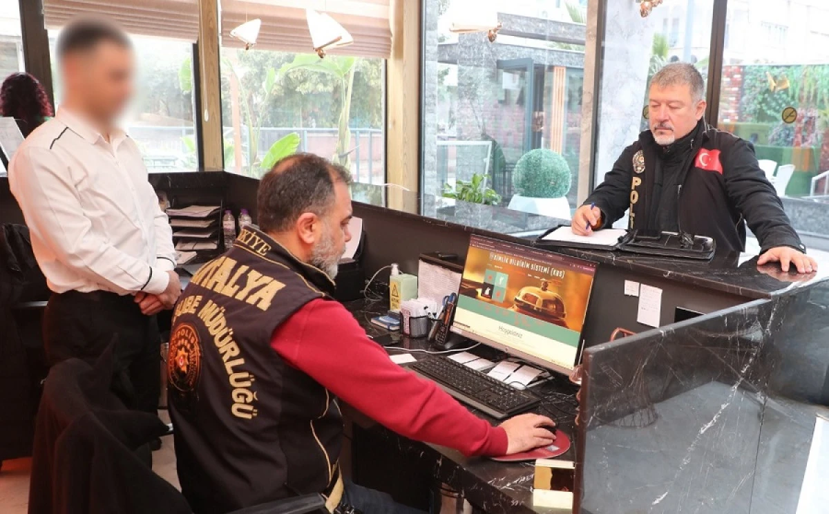 ANTALYA&rsquo;DA KONAKLAMA VE RENT A CAR DENETİMİ: CEZALAR YAĞDI