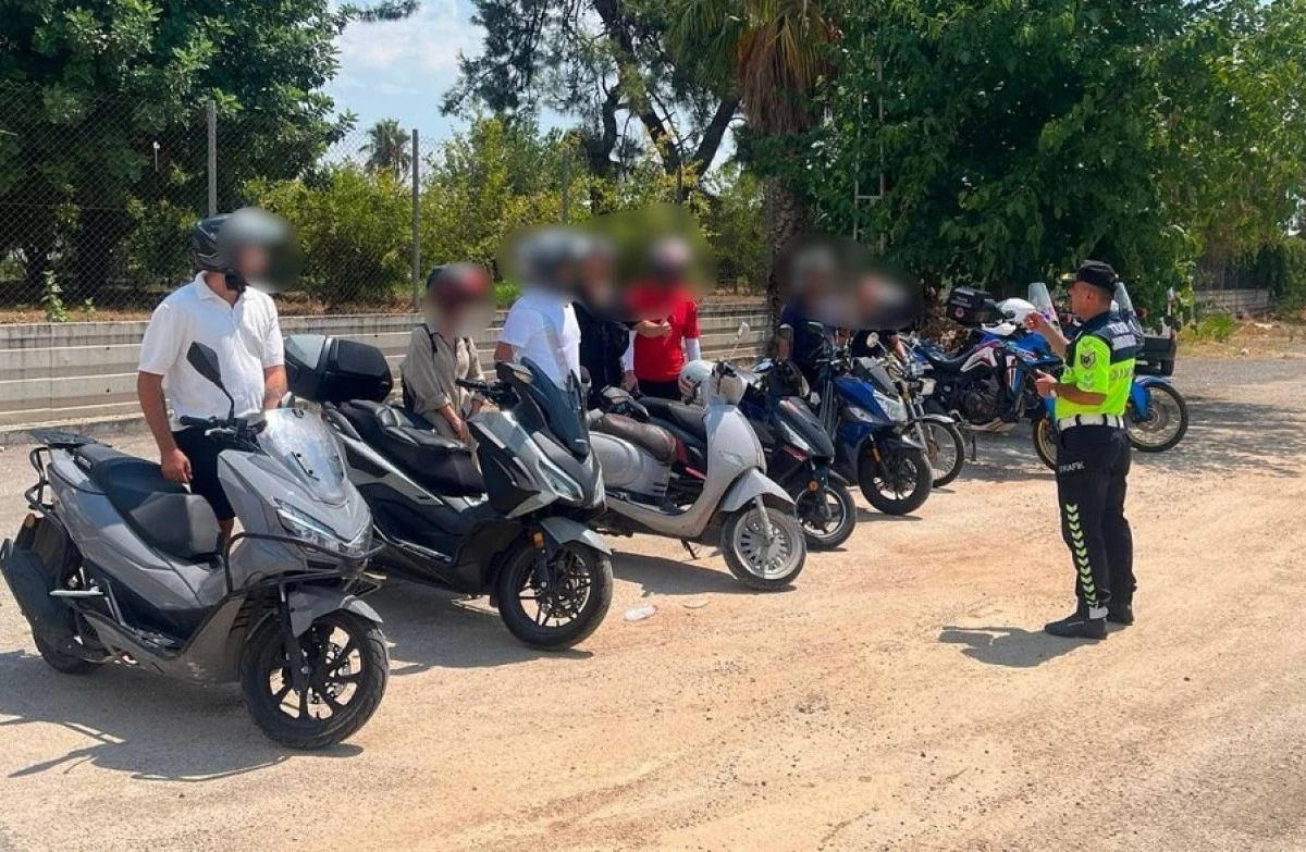 Antalya&rsquo;da Motosiklet Denetimi: 5 Bin 86 S&uuml;r&uuml;c&uuml; Kontrol Edildi