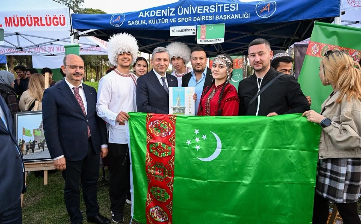 Antalya&rsquo;da Renkli Buluşma: Uluslararası K&uuml;lt&uuml;r Festivali Coşkusu