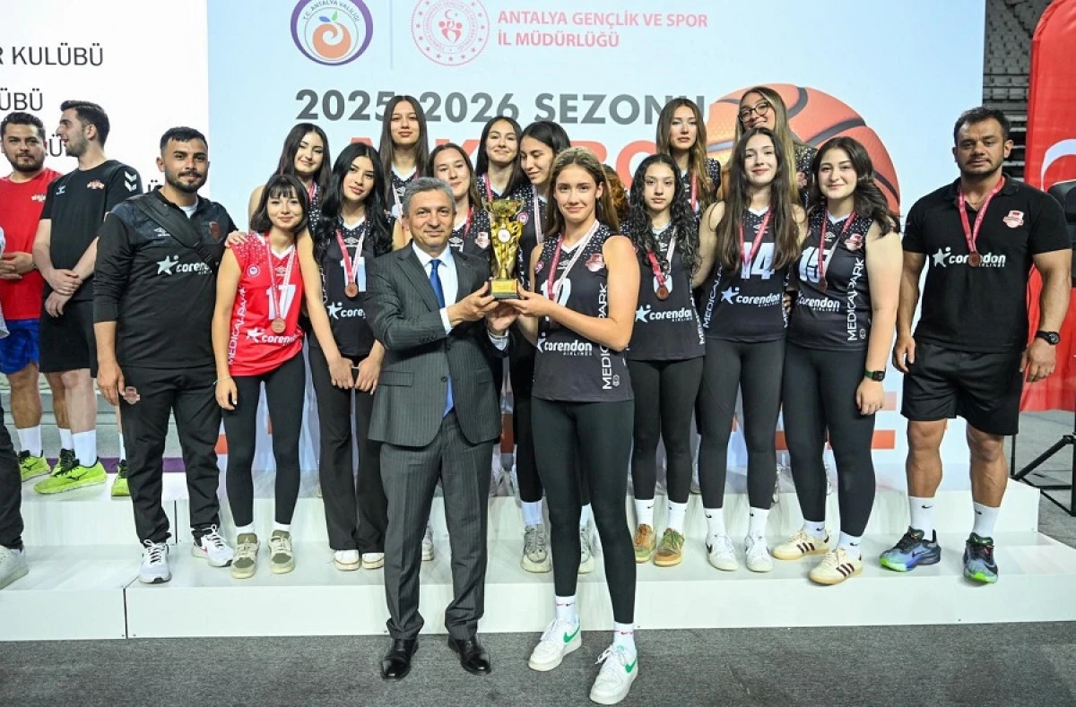 Antalya&rsquo;da Şampiyonlara Coşkulu &Ouml;d&uuml;l T&ouml;reni