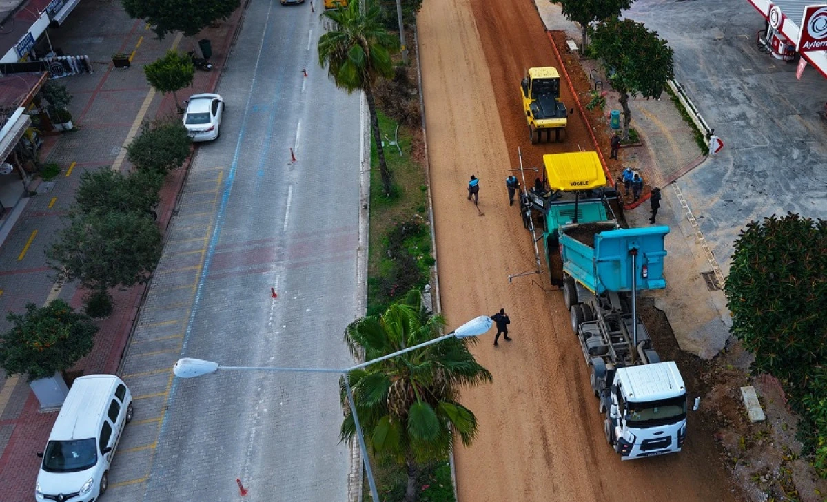 Atat&uuml;rk Caddesi&rsquo;nde altyapı ve sıcak asfalt &ccedil;alışmaları sona erdi