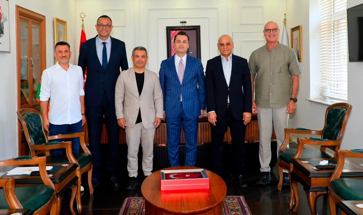Badmintonun Gelişimi Alanya'da Masaya Yatırıldı