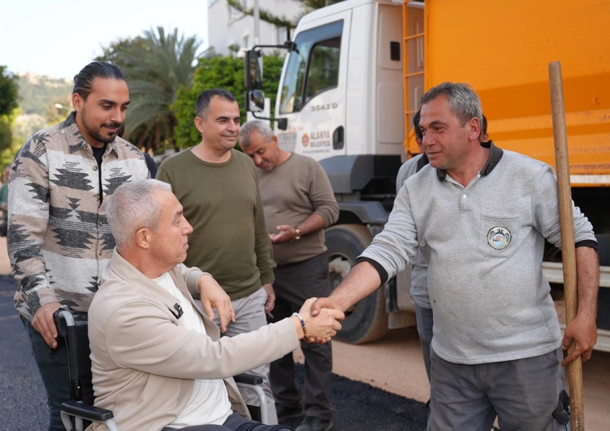 Başkan &Ouml;z&ccedil;elik: Atat&uuml;rk Caddesi&rsquo;nde &Ccedil;alışmalar S&uuml;r&uuml;yor, Esnaf Tepkili