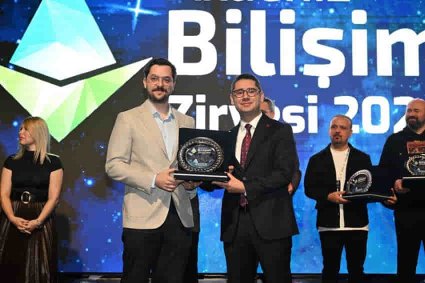 Bilişimin Kalbi Antalya'da Atıyor