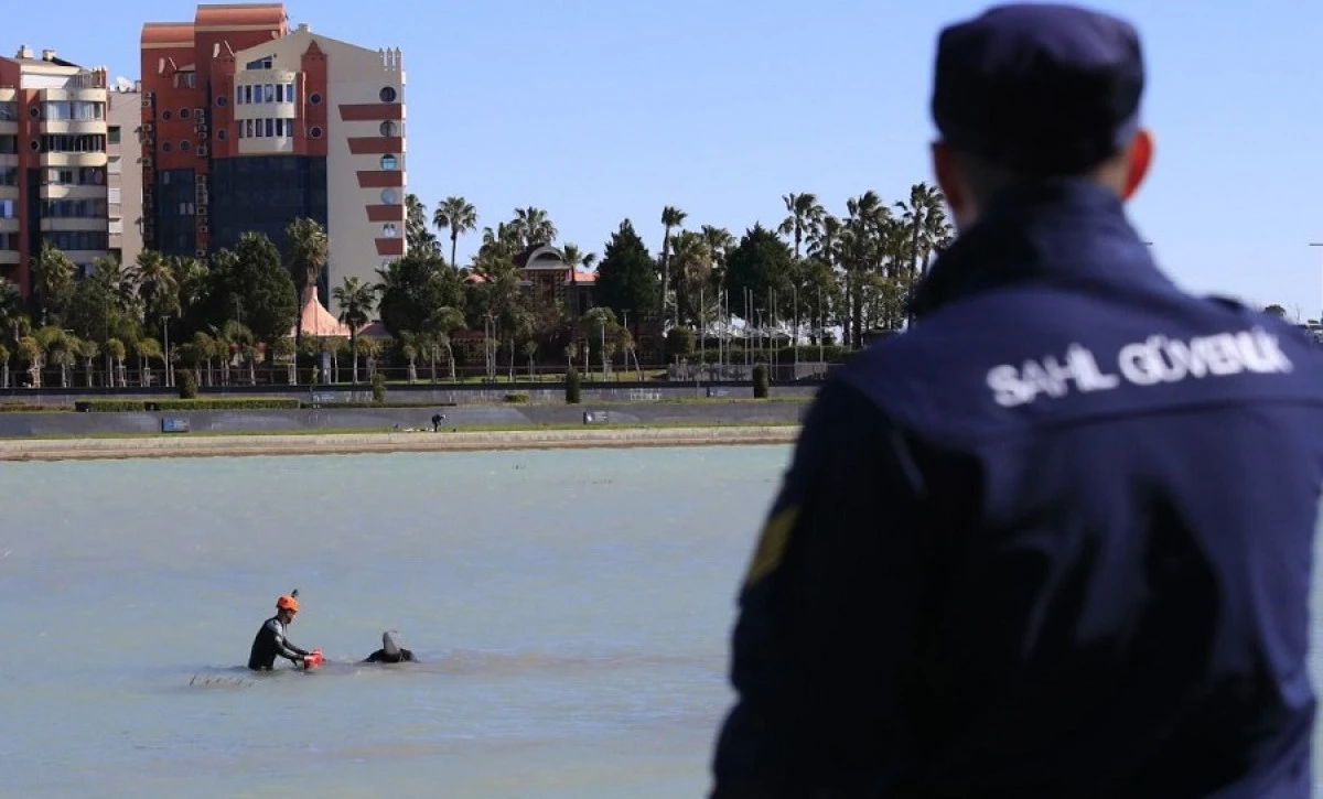 Boğa&ccedil;ayı&rsquo;nda Yaşamına Son Vermek İstedi: Sahil G&uuml;venlik Son Anda Kurtardı