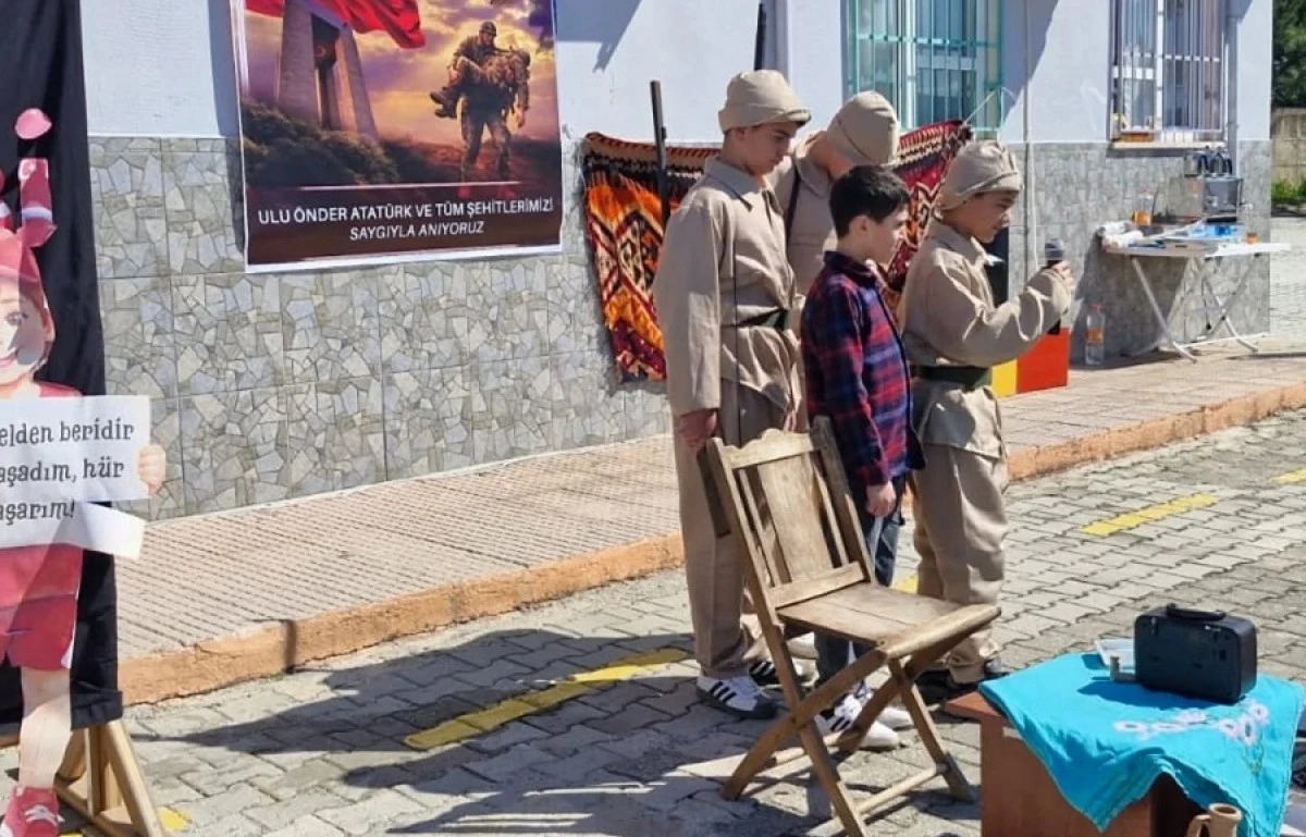 &Ccedil;ANAKKALE RUHU NESİLLERE AKTARILIYOR