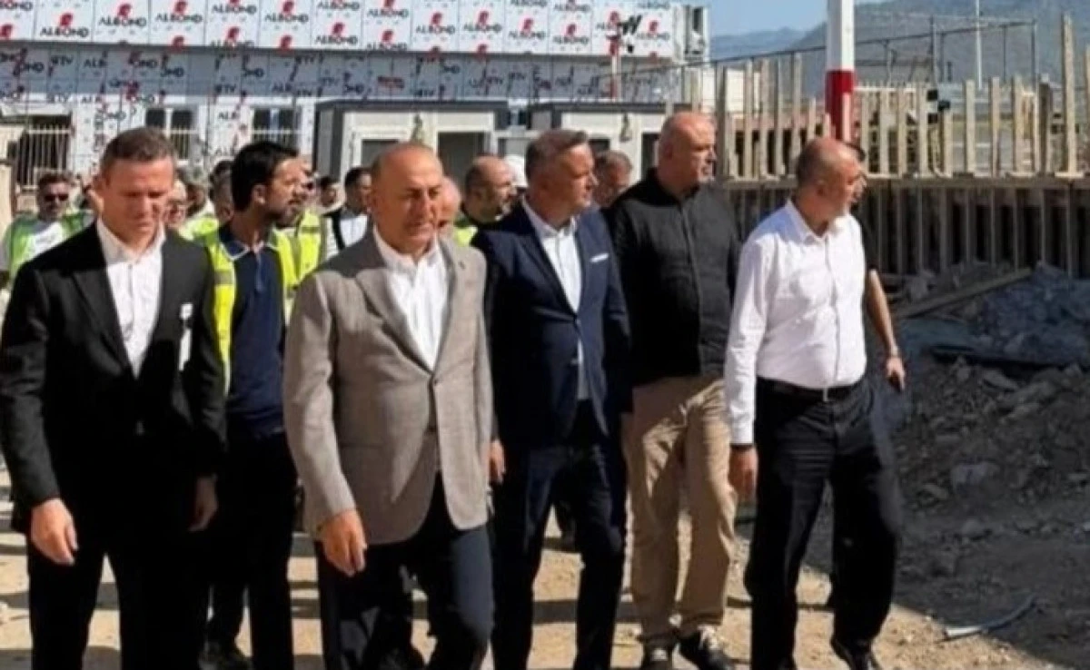 &Ccedil;avuşoğlu Gazipaşa&rsquo;da: Havalimanında Sona Yaklaşıldı