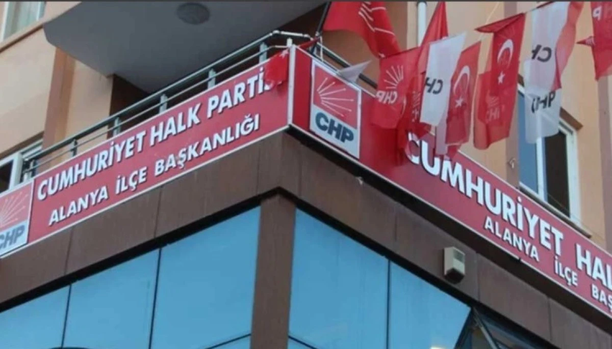 CHP Antalya'dan İhra&ccedil; Hamlesi: Alanya'da İki İsim Disipline Sevk Edildi